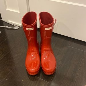 Shirt red hunter rain boots